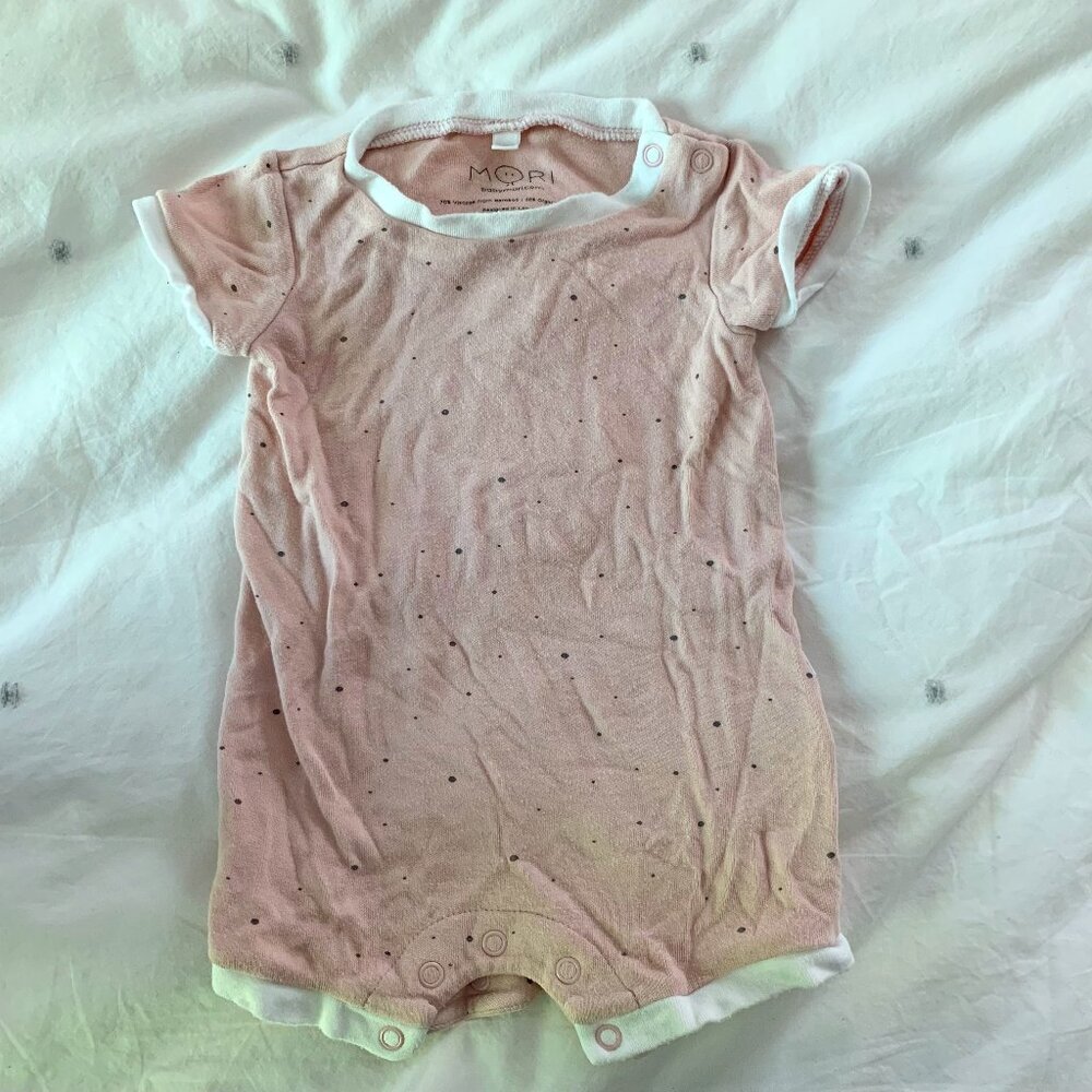Baby Mori Short Sleeve Romper in Stardust pattern size 3-6 months